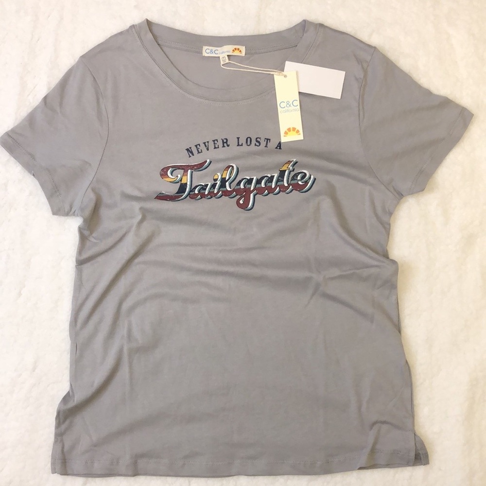 FOOTBALL TEE MEDIUM 🏈🏟